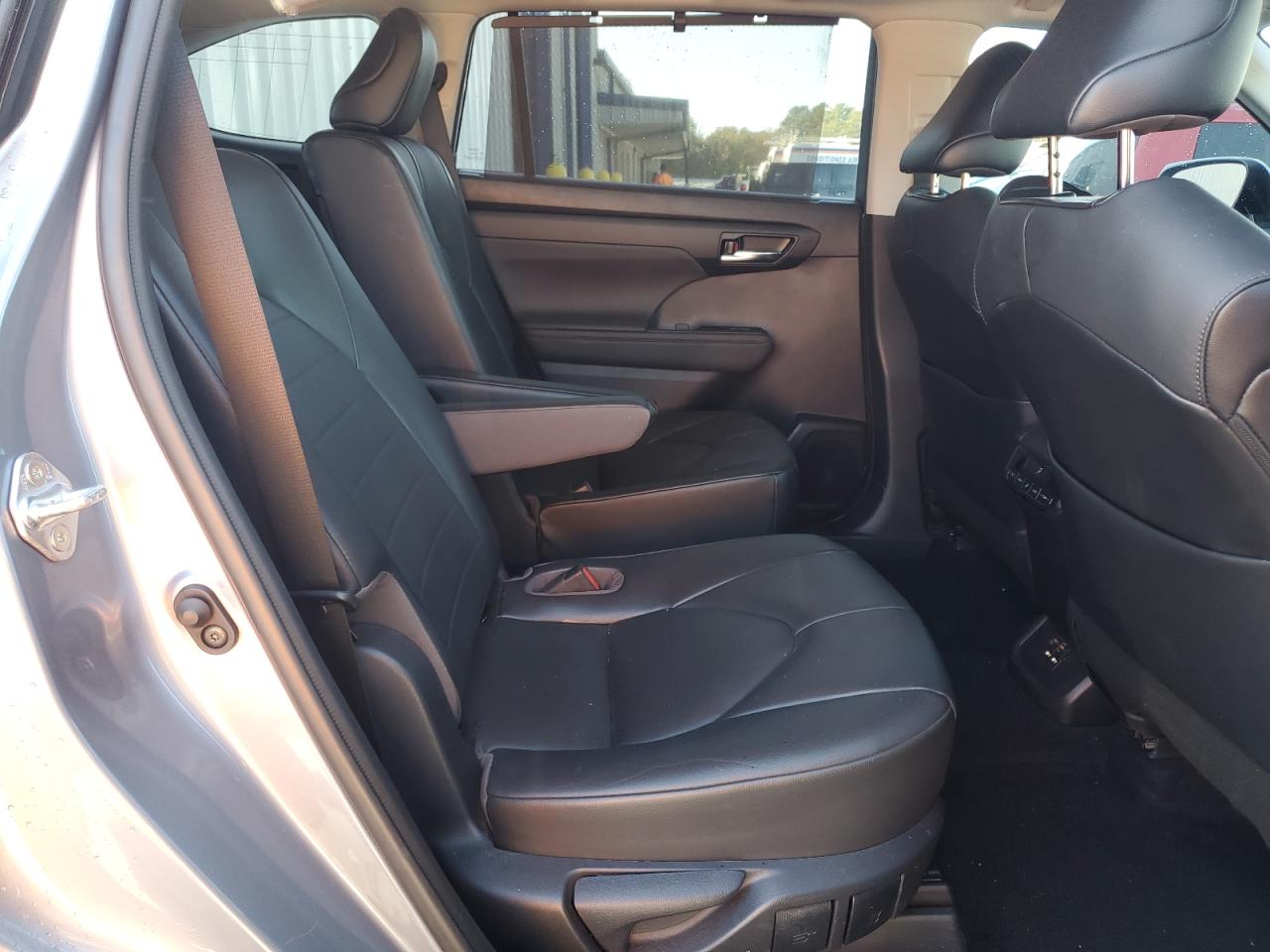 TOYOTA HIGHLANDER XLE