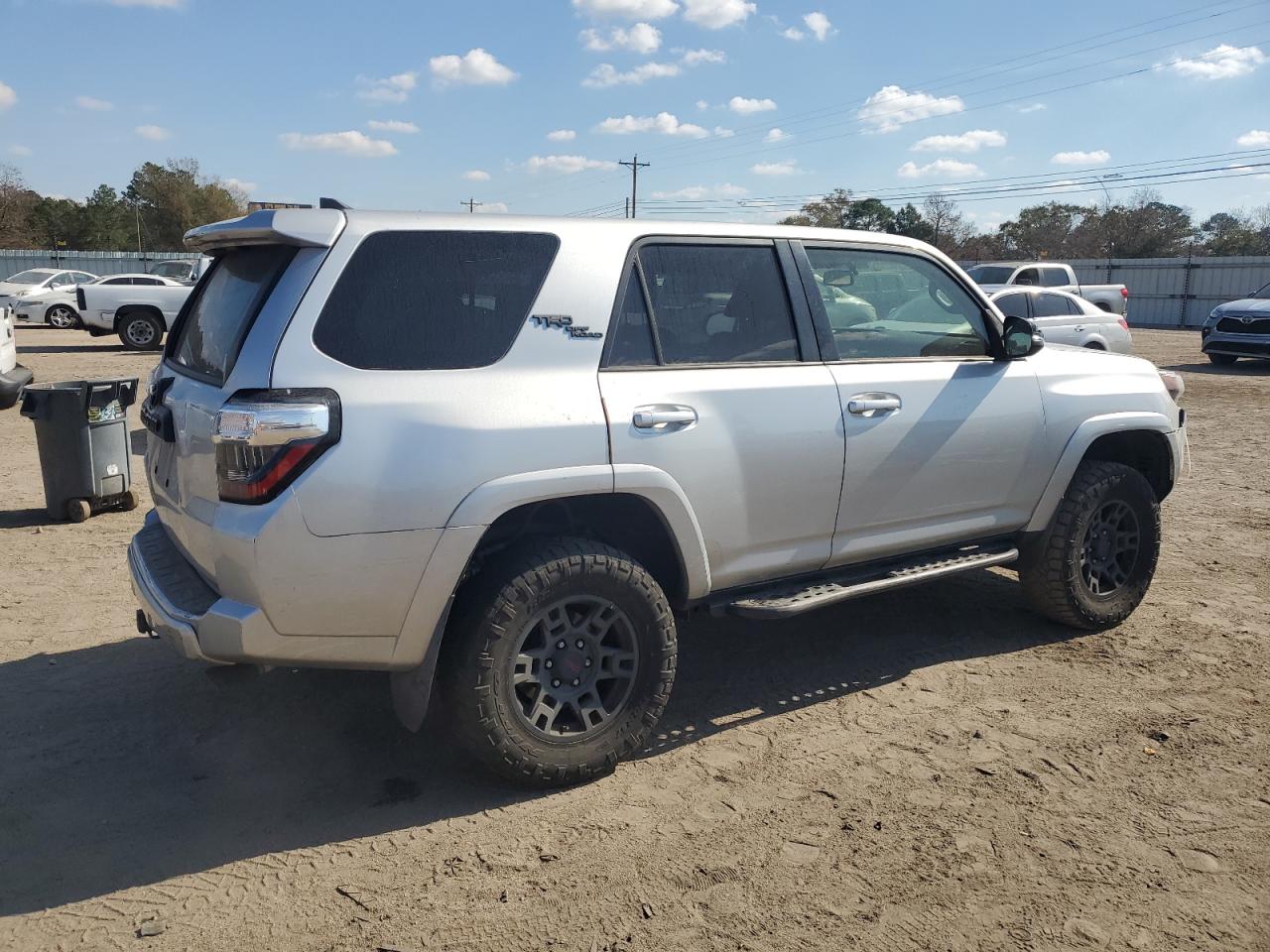 TOYOTA 4RUNNER SR5/SR5 PREMIUM