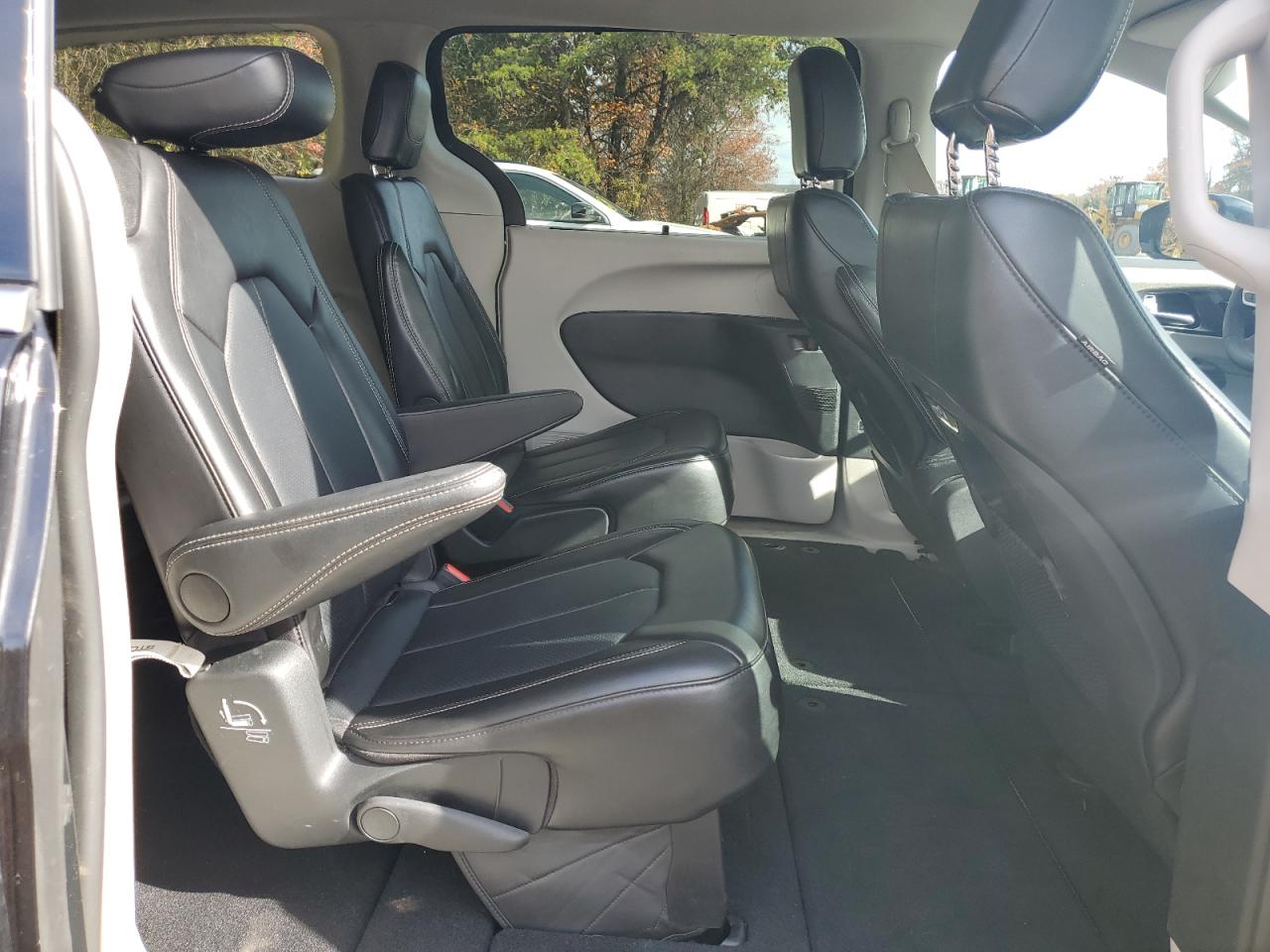 CHRYSLER PACIFICA TOURING L