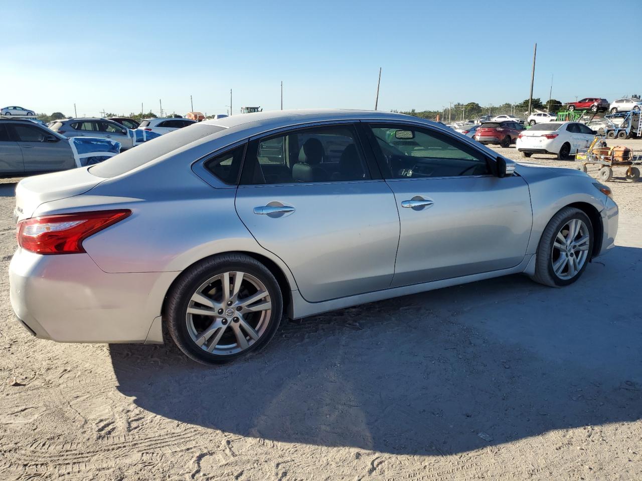 Lot #3302831932 2017 NISSAN ALTIMA 3.5