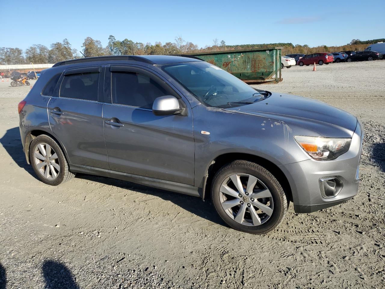MITSUBISHI OUTLANDER SE