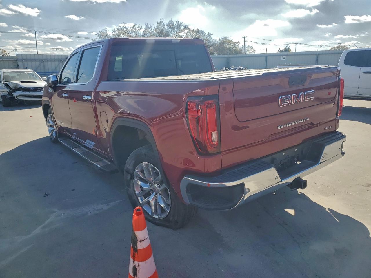 GMC SIERRA C1500 SLT