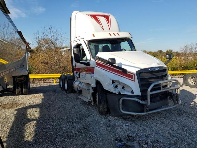 FREIGHTLINER CASCADIA 1