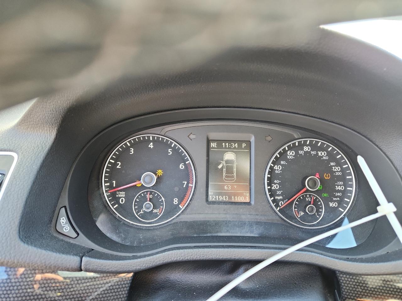 VOLKSWAGEN PASSAT SE