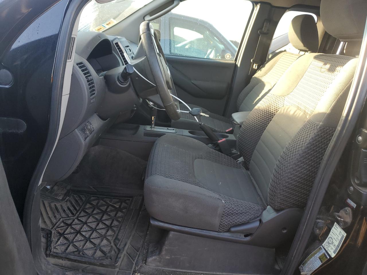 NISSAN FRONTIER KING CAB SE