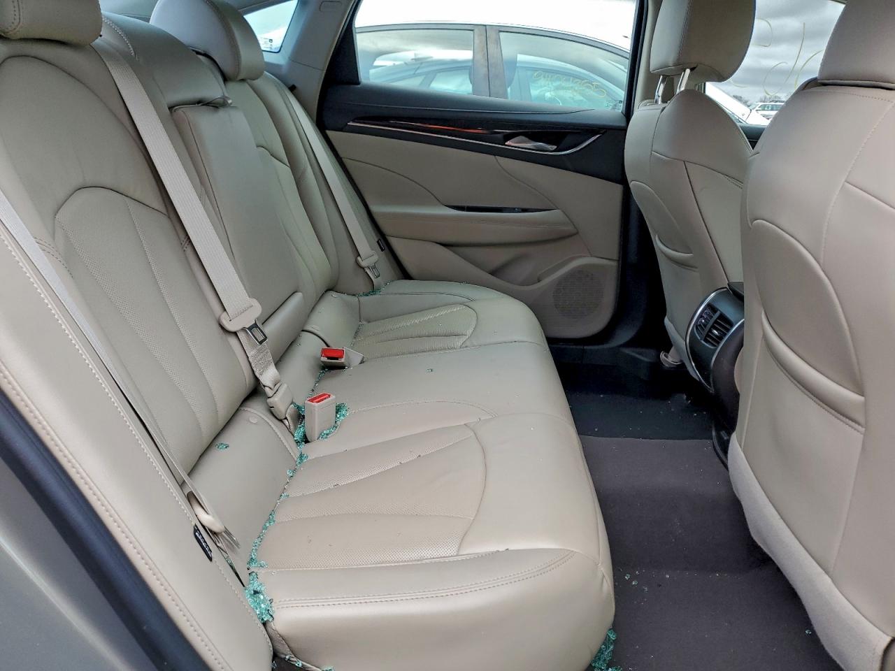 BUICK LACROSSE ESSENCE