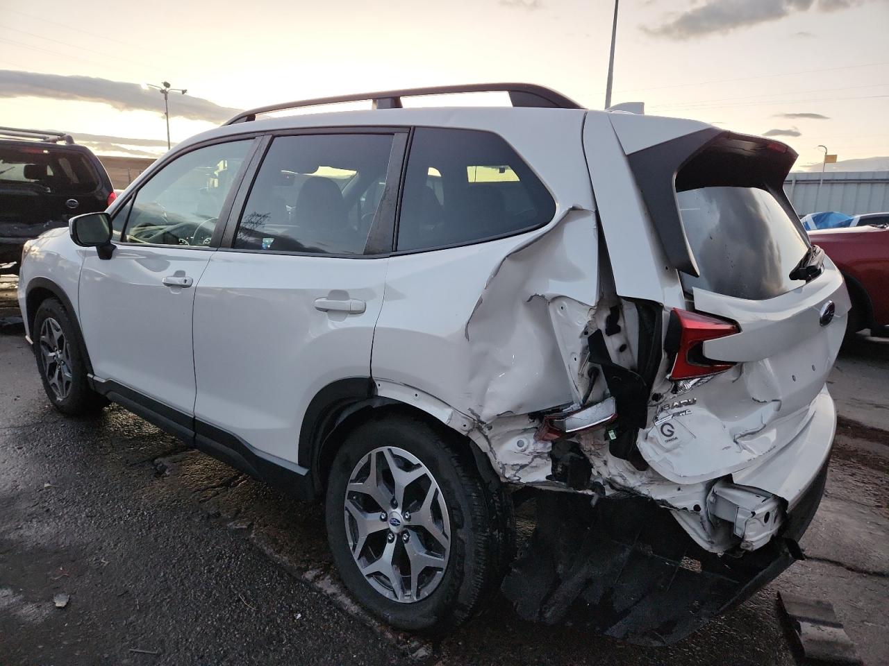 SUBARU FORESTER PREMIUM