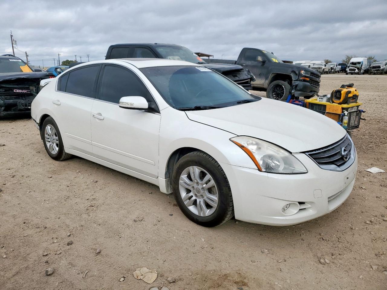 NISSAN ALTIMA BASE