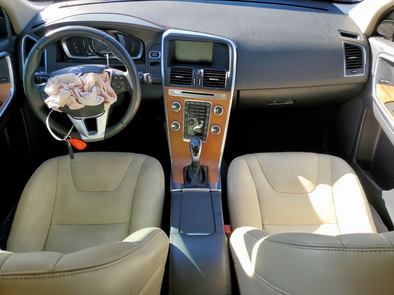 Lot #3318097387 2017 VOLVO XC60 T5 IN