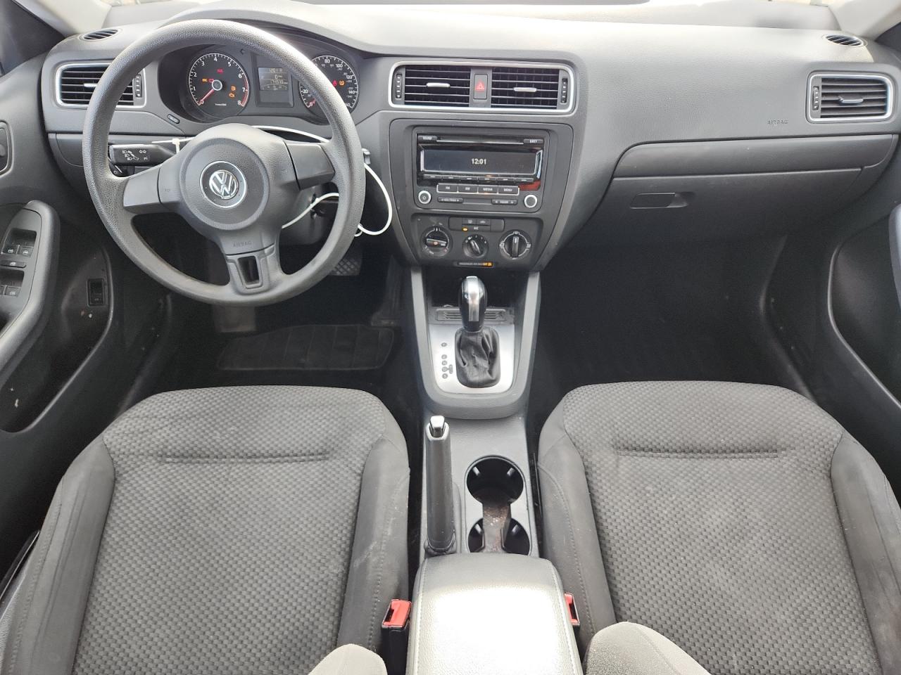 VOLKSWAGEN JETTA BASE