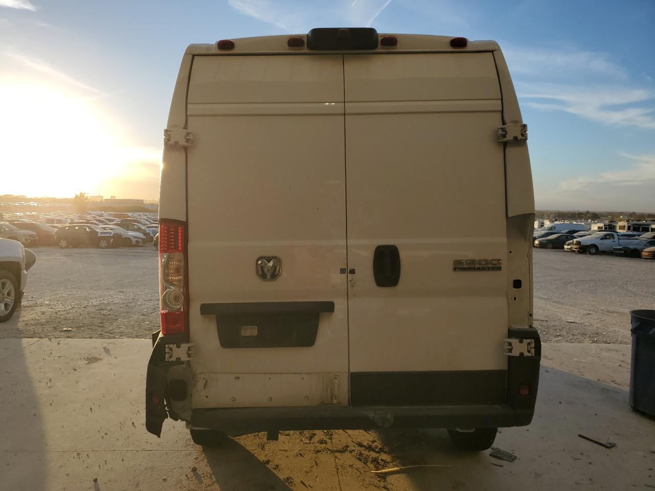 RAM PROMASTER 2500 HIGH