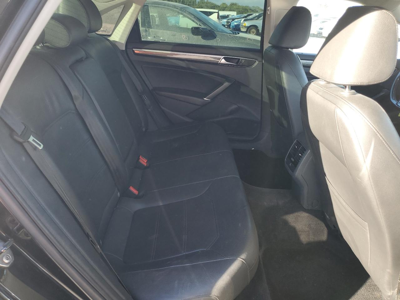 VOLKSWAGEN PASSAT SE