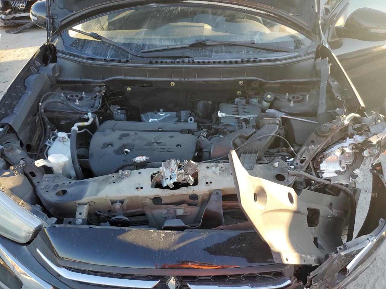 MITSUBISHI OUTLANDER ES