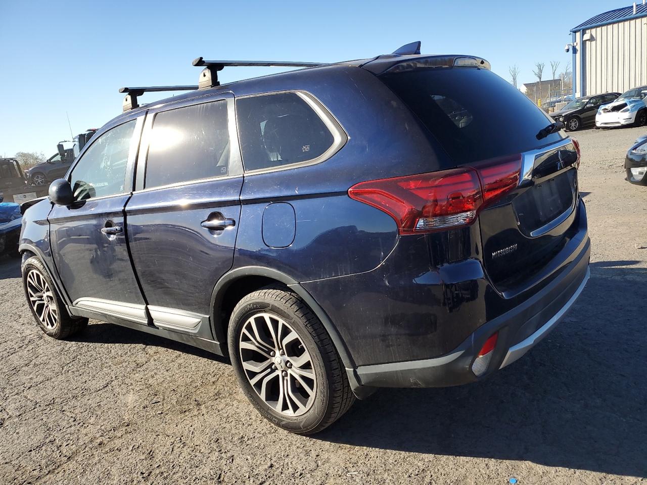 MITSUBISHI OUTLANDER SE
