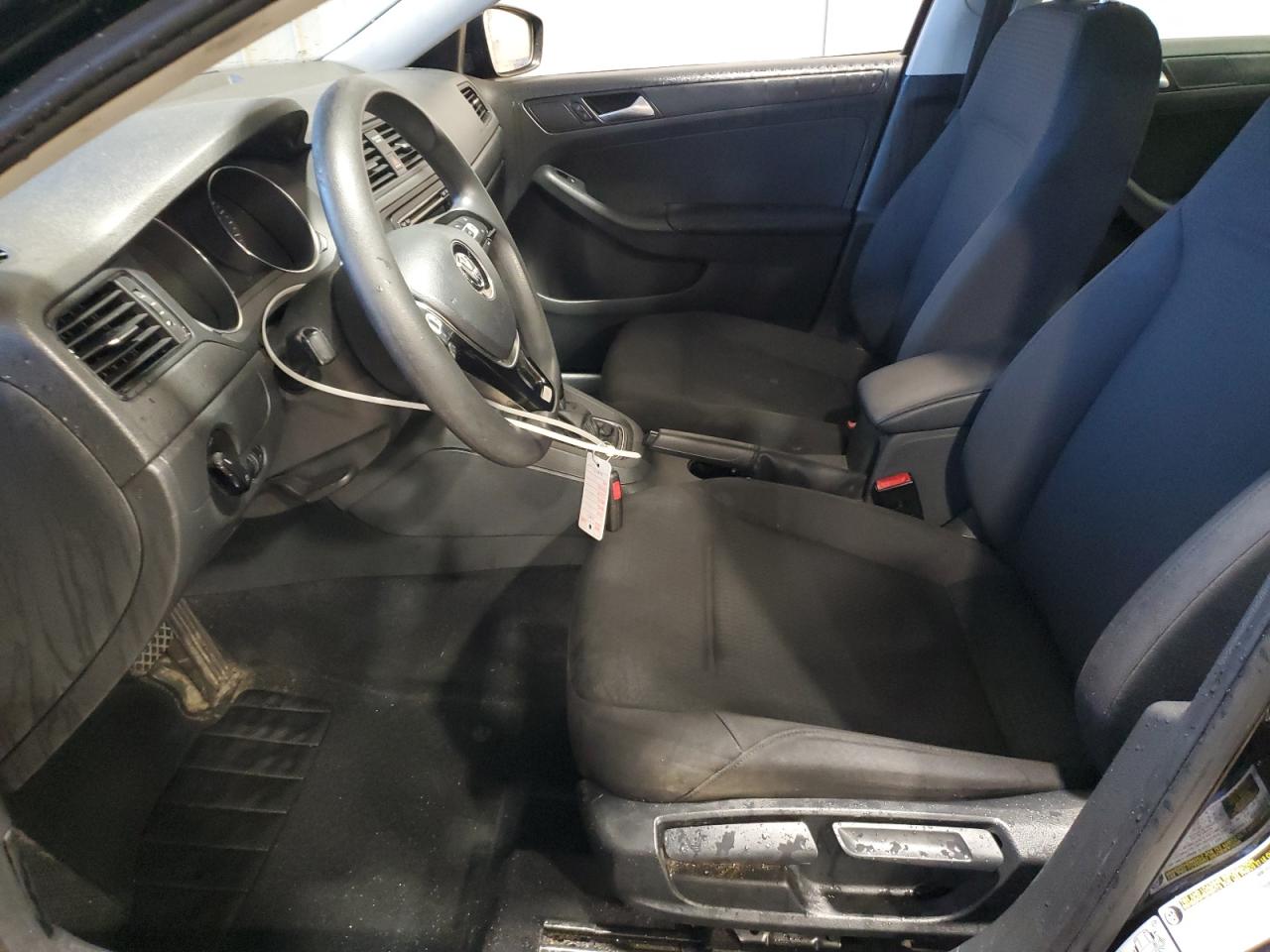 VOLKSWAGEN JETTA BASE