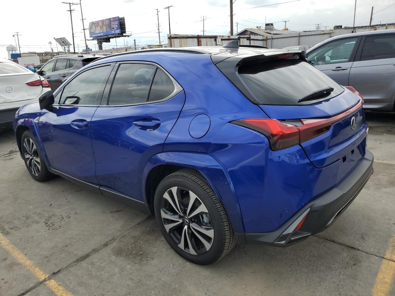 LEXUS UX 300H BASE