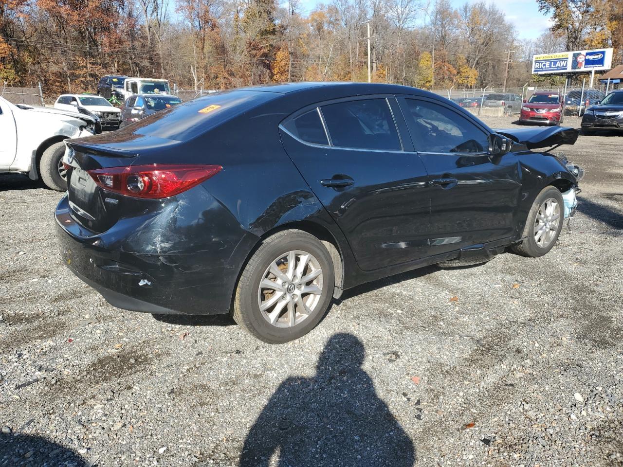 MAZDA 3 TOURING