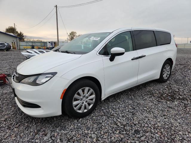 Global Auto Auctions: 2020 CHRYSLER VOYAGER L