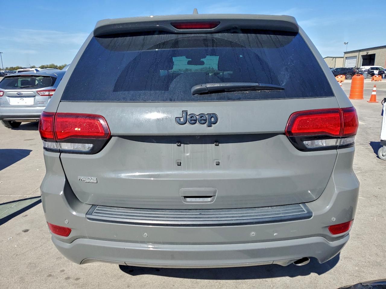 JEEP GRAND CHEROKEE LAREDO