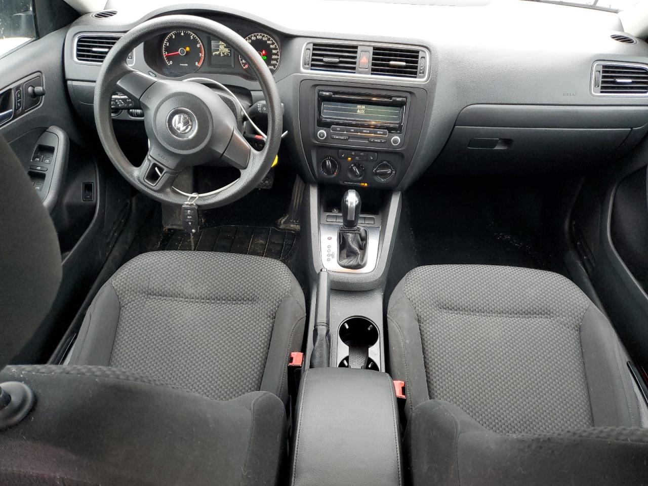 VOLKSWAGEN JETTA BASE