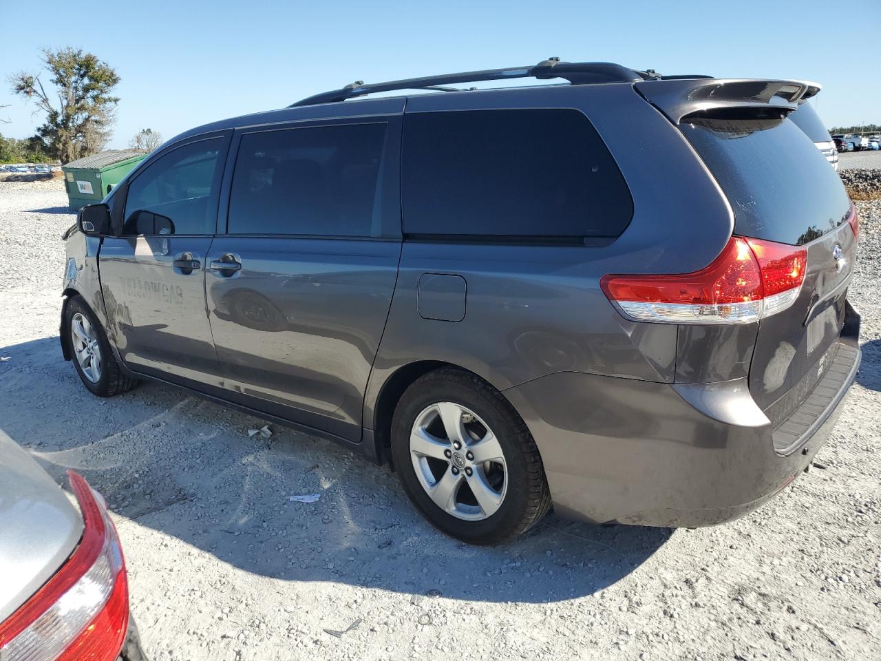 Lot #3302799928 2014 TOYOTA SIENNA LE