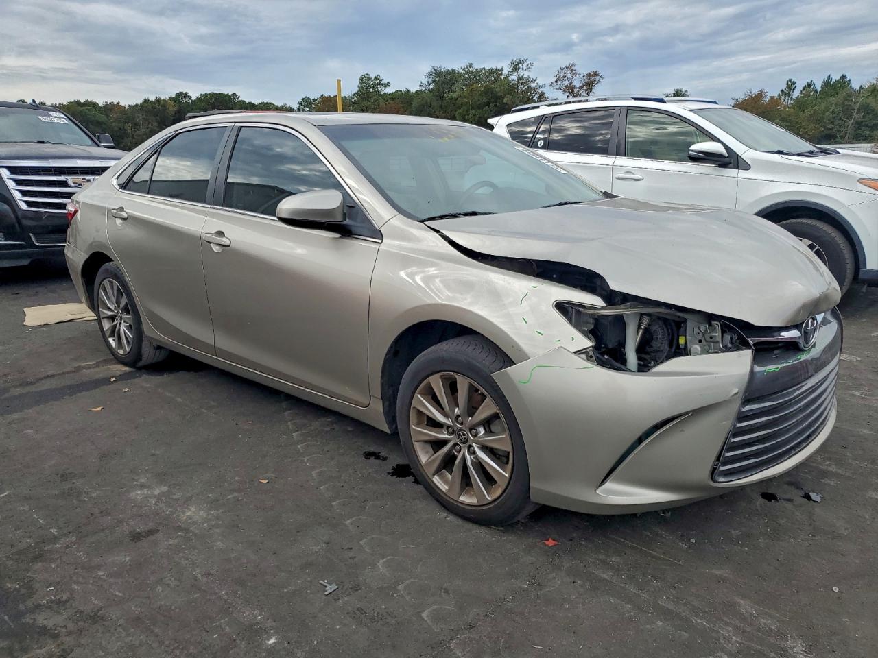 Lot #3302886897 2015 TOYOTA CAMRY LE