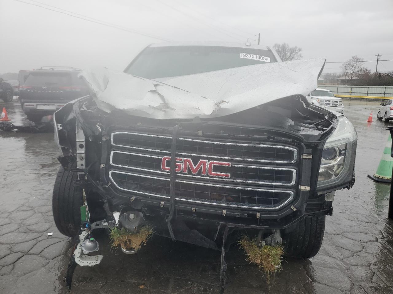 GMC YUKON SLT