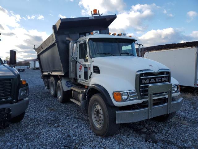 Global Auto Auctions: 2007 MACK 700 CV700