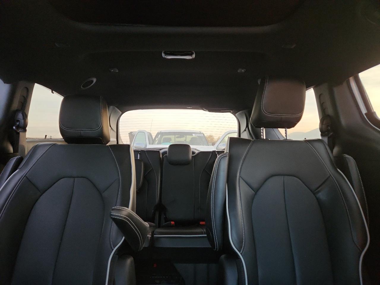 CHRYSLER PACIFICA HYBRID SELECT