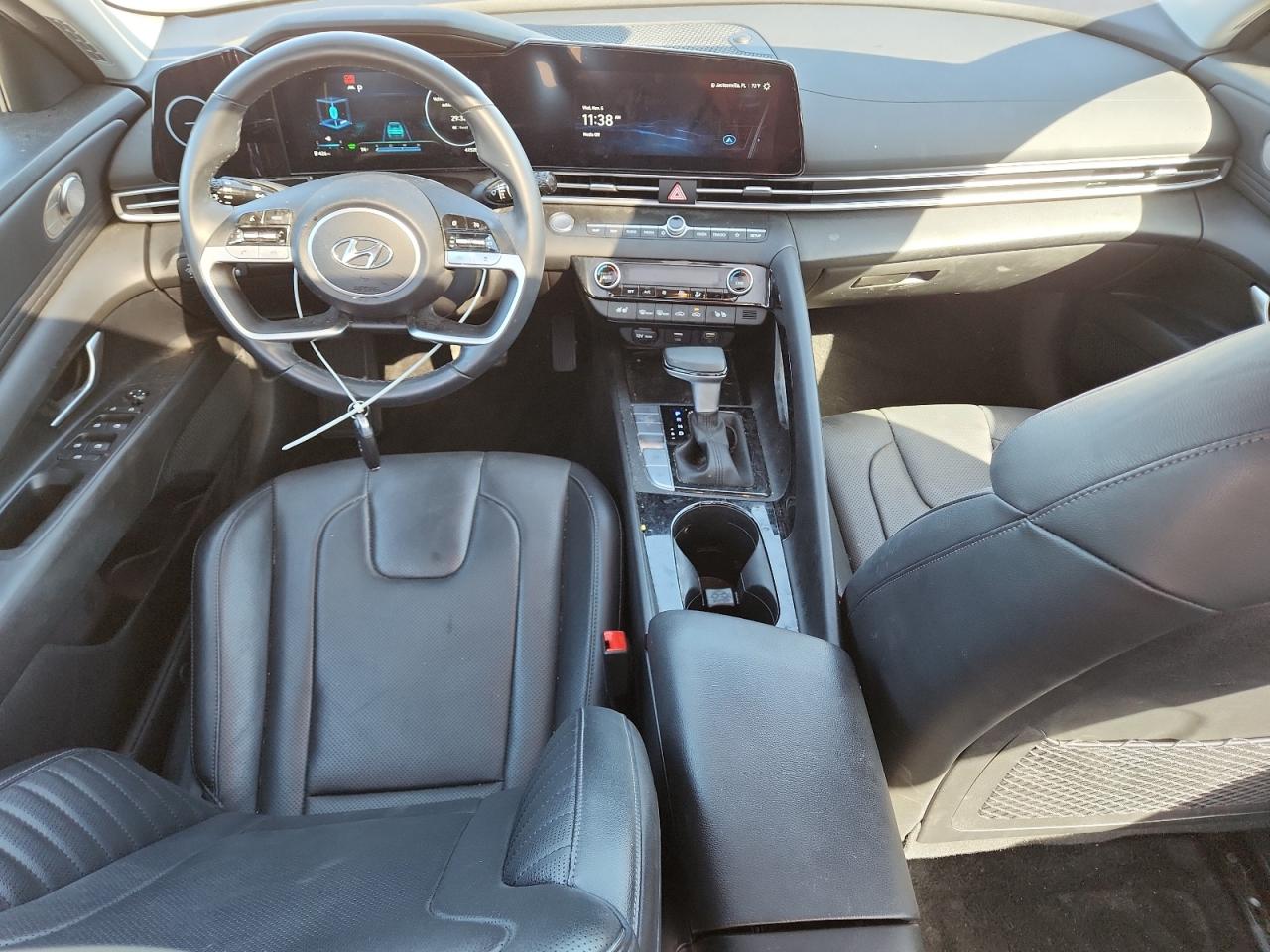 HYUNDAI ELANTRA LIMITED