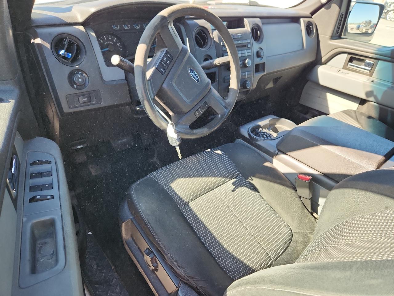 FORD F-150 SUPER CAB