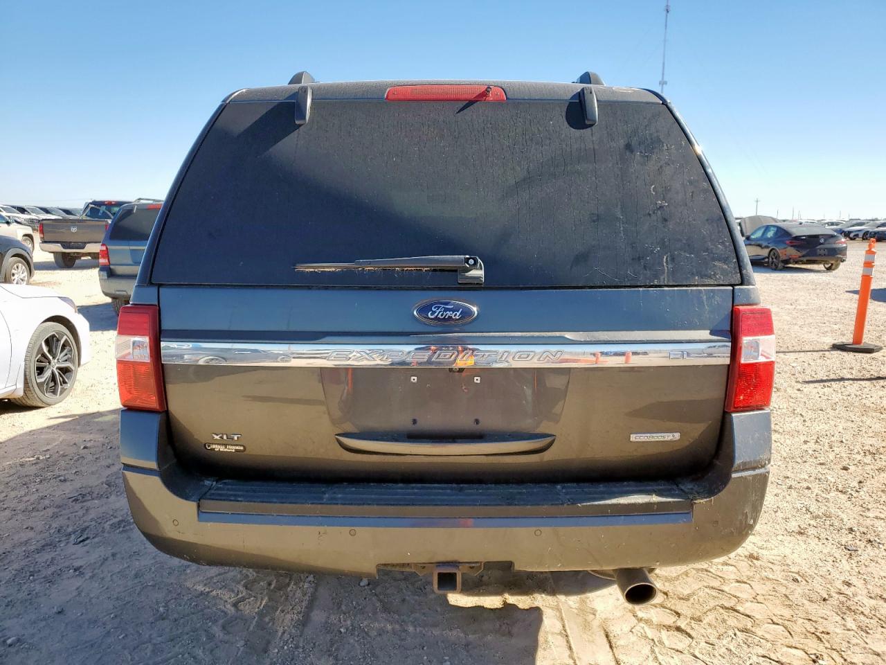 FORD EXPEDITION EL XLT