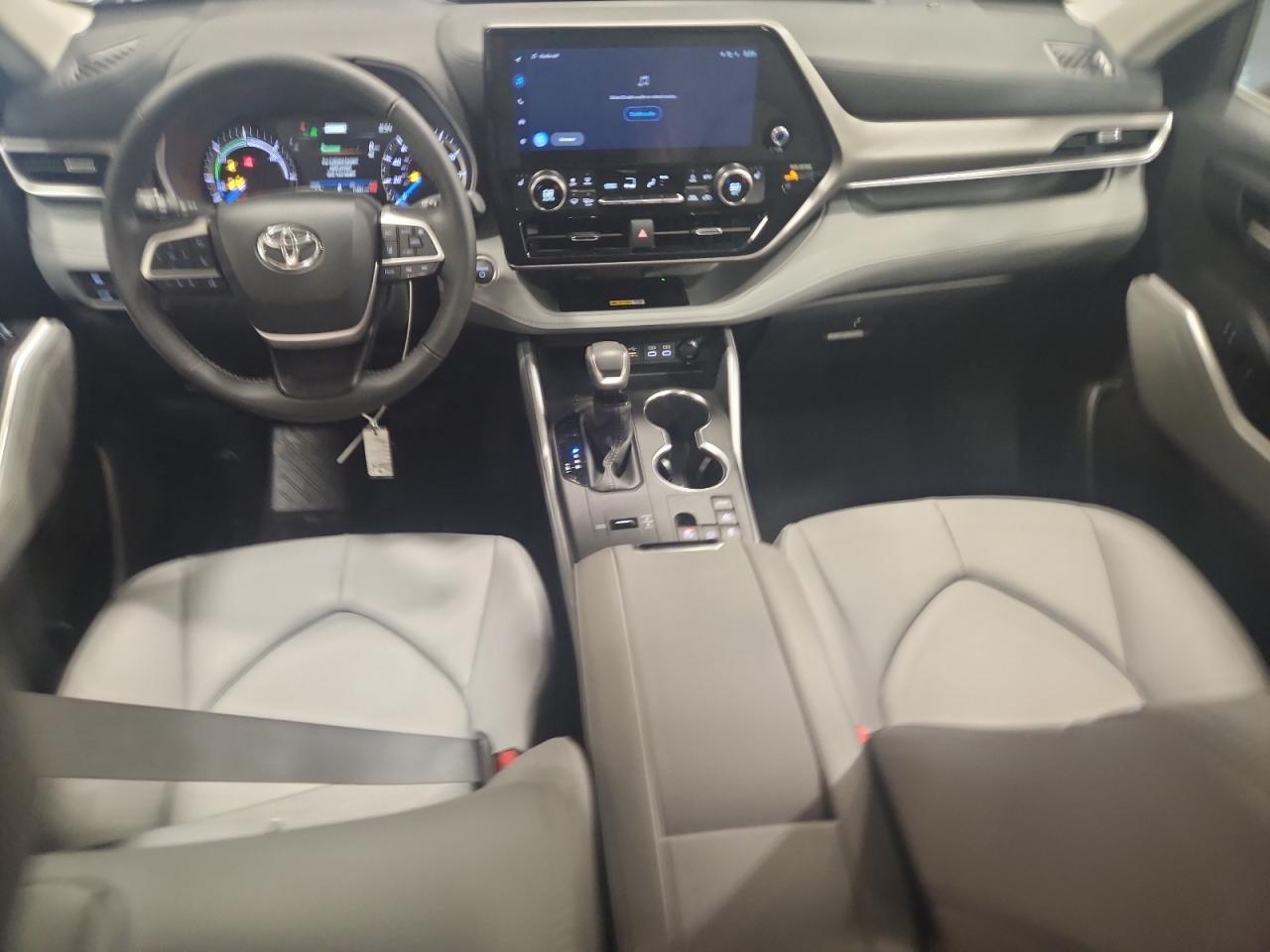 TOYOTA HIGHLANDER HYBRID XLE