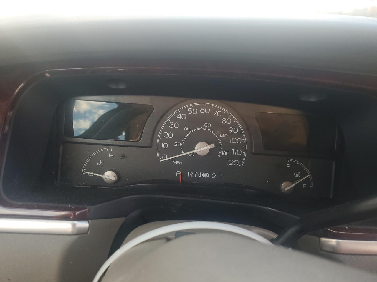 Lot #3296225422 2004 LINCOLN TOWN CAR E