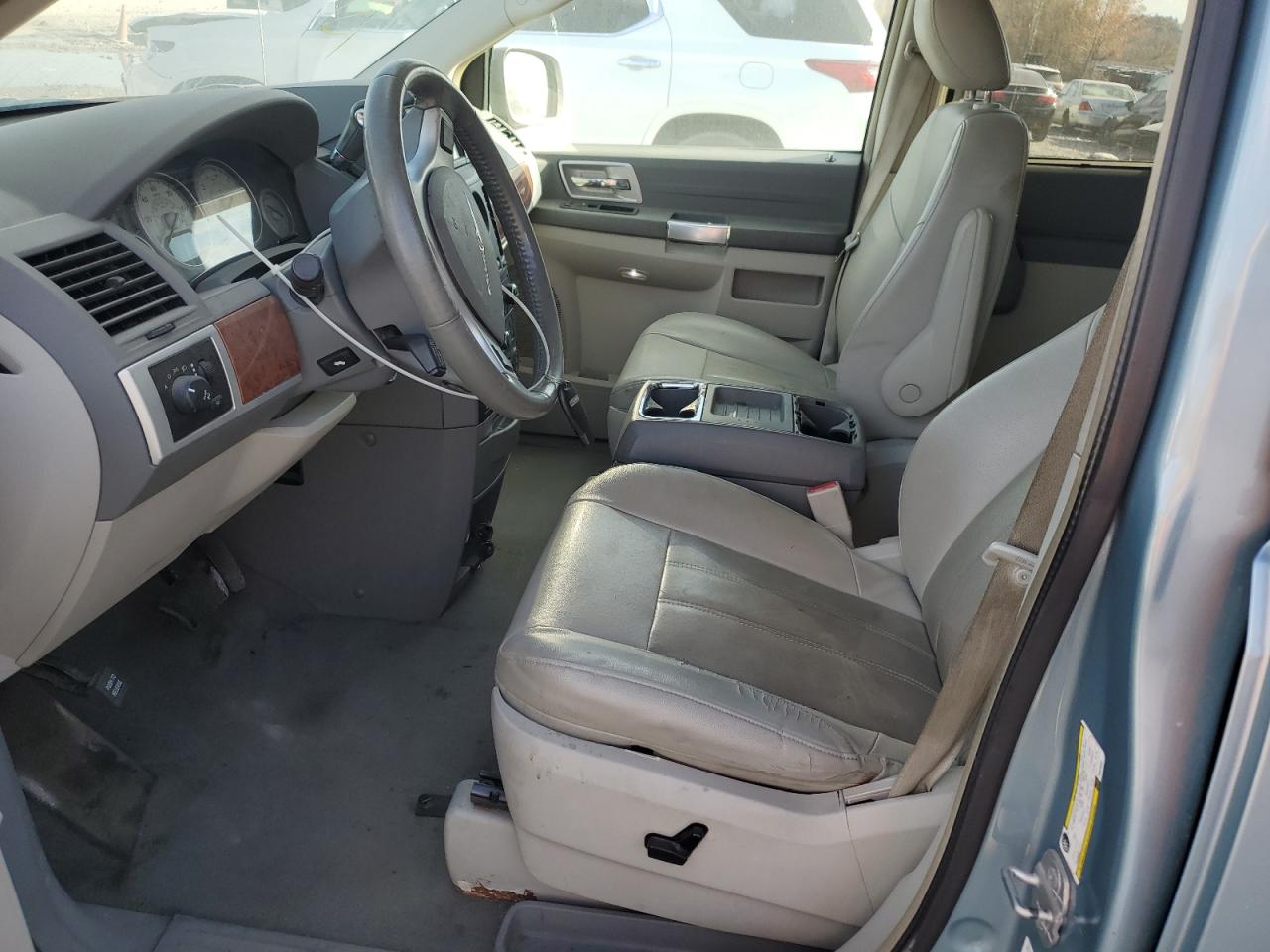 Lot #3291437159 2008 CHRYSLER TOWN & COU