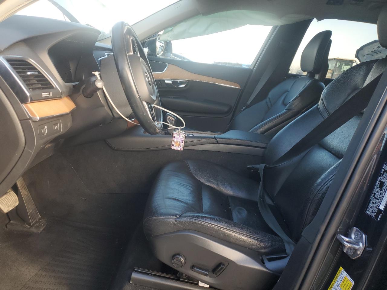 VOLVO XC90 T6 MOMENTUM