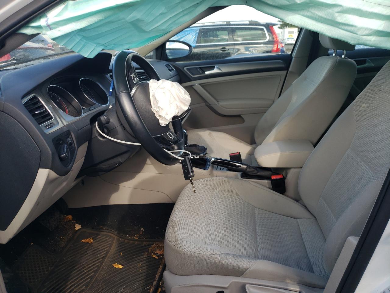 VOLKSWAGEN GOLF S/SE