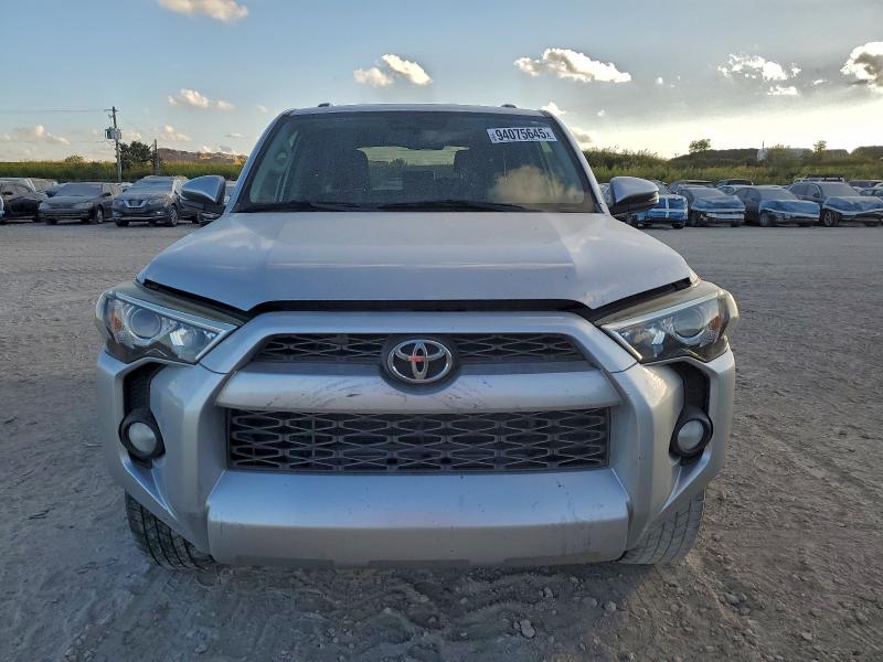 2017 TOYOTA 4RUNNER SR #3302831938