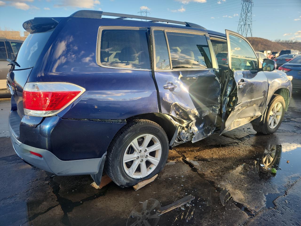 TOYOTA HIGHLANDER BASE