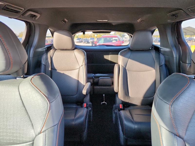 2023 TOYOTA SIENNA XSE 5TDXRKEC2PS155238