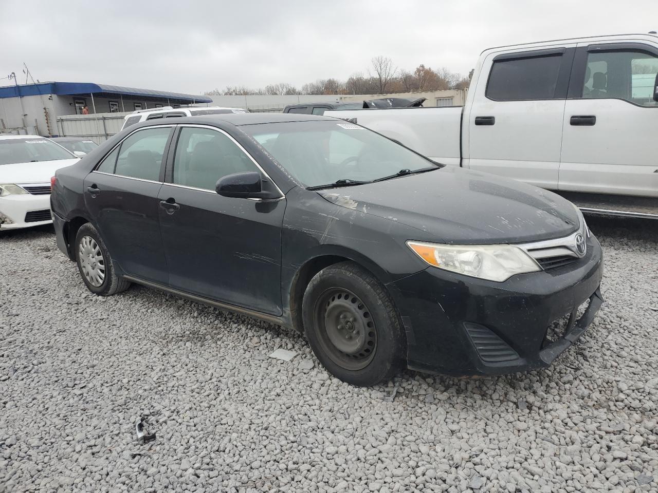 TOYOTA CAMRY BASE