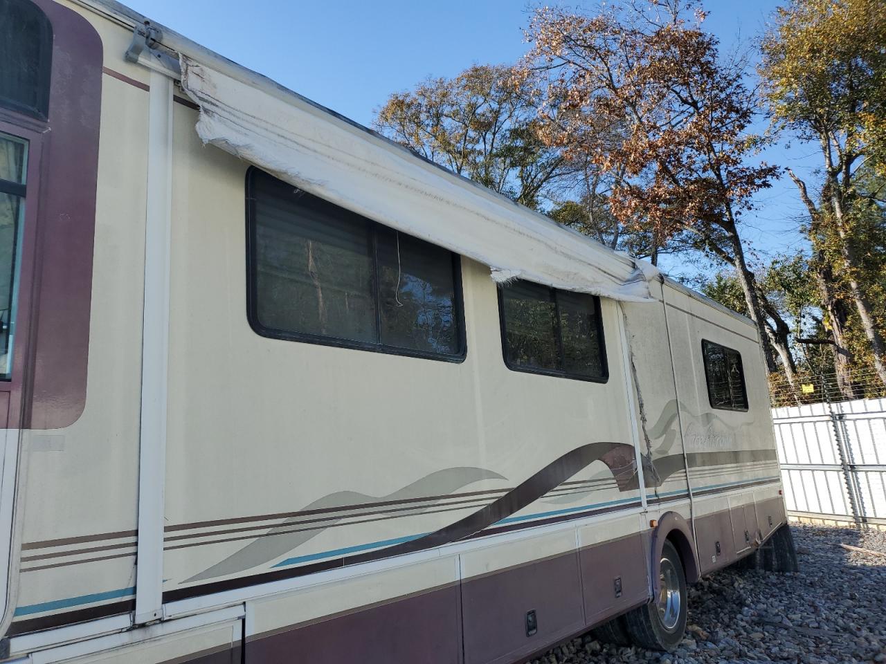 Lot #3291430165 1999 FORD F550 SUPER