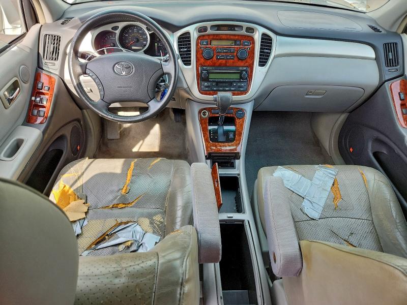 2004 TOYOTA HIGHLANDER #3318967966