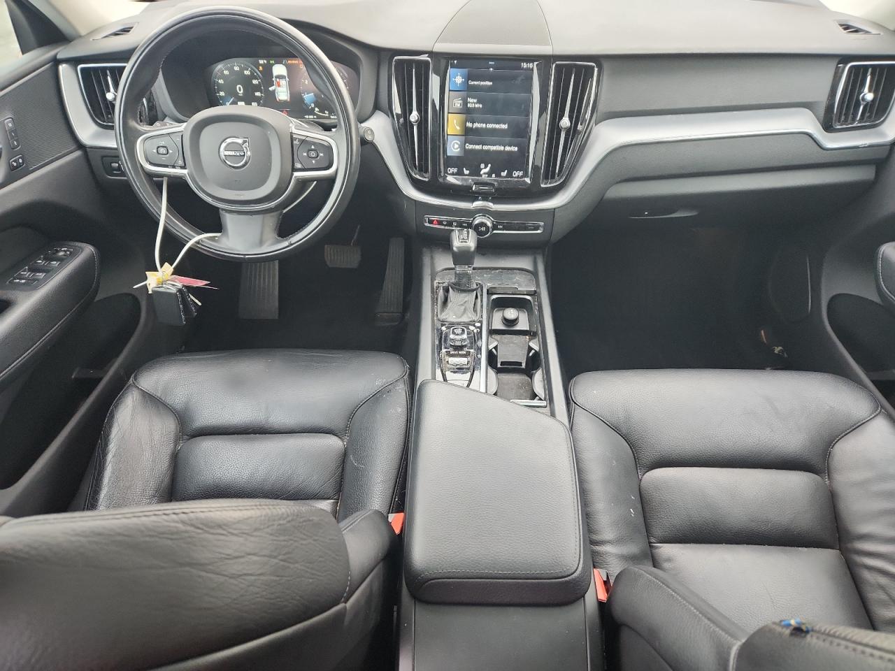 VOLVO XC60 T5 MOMENTUM