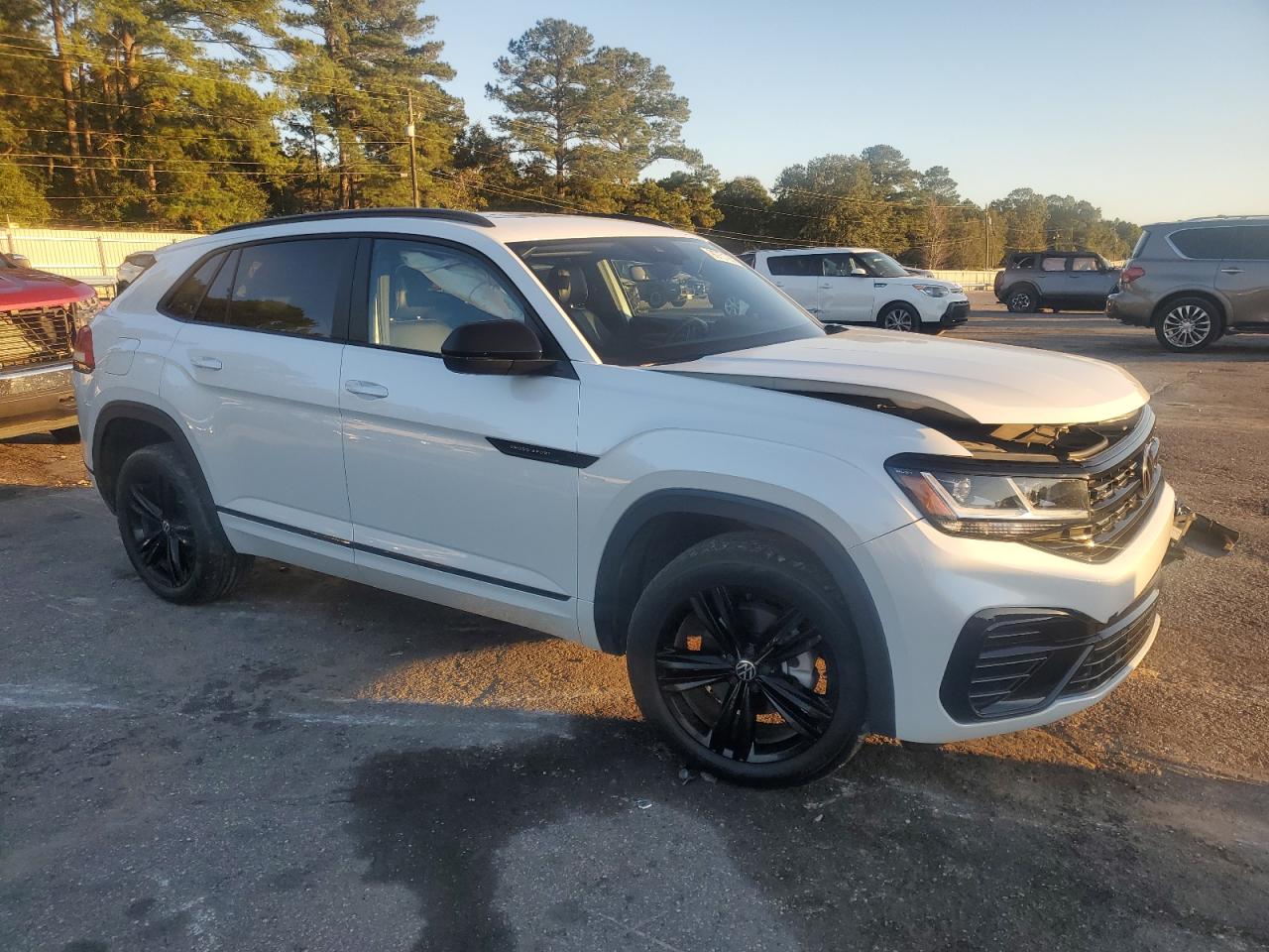 VOLKSWAGEN ATLAS CROSS SPORT SEL R-LINE