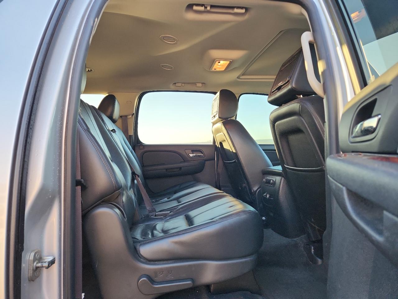 CHEVROLET SUBURBAN K1500 LT