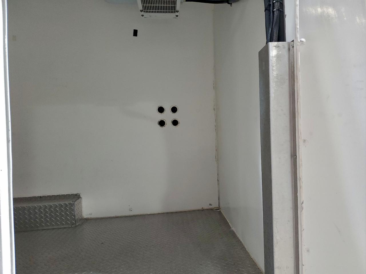 NISSAN NV2500 2500 S