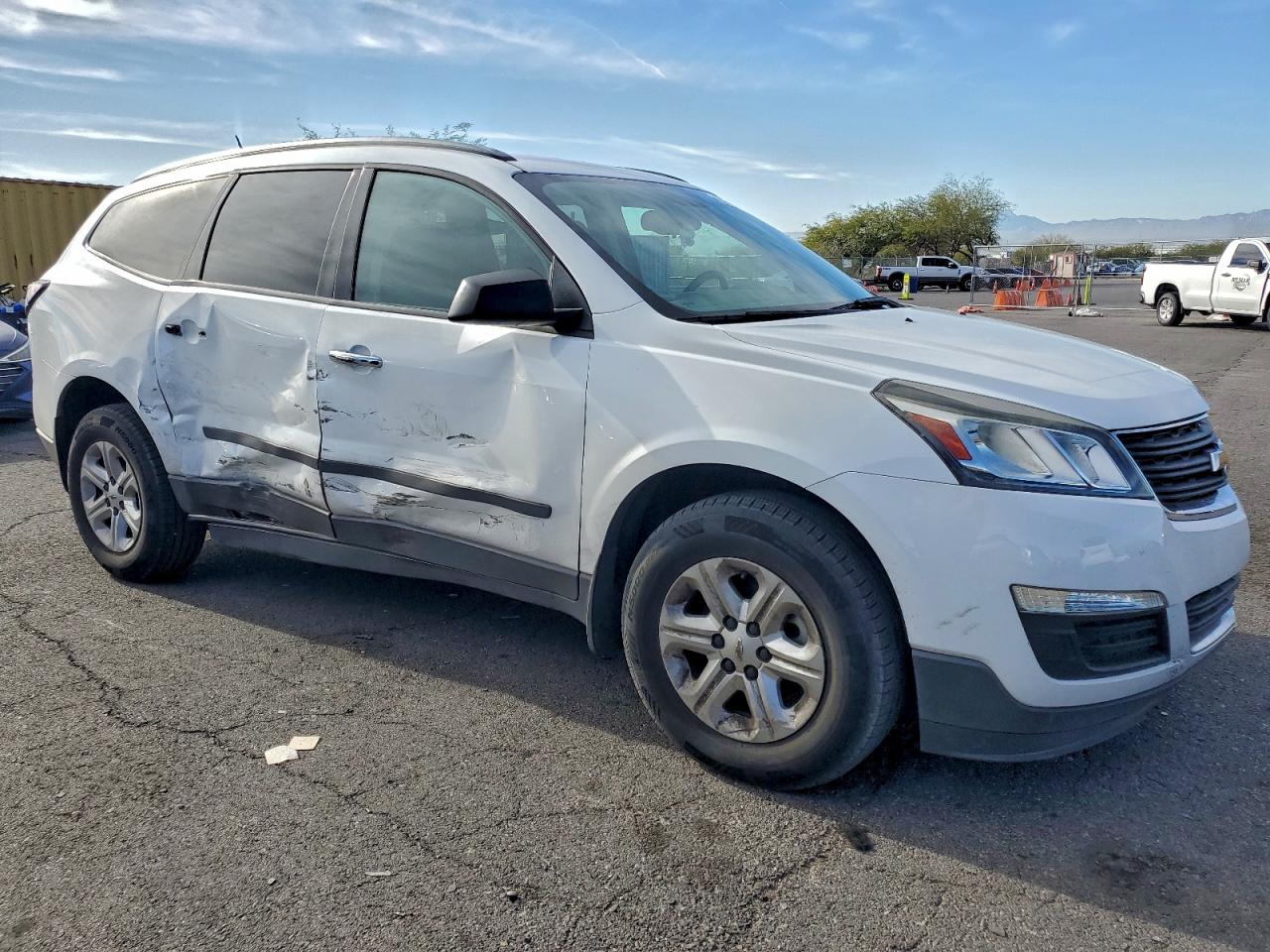 CHEVROLET TRAVERSE LS