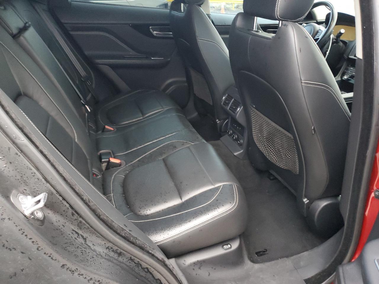 JAGUAR F-PACE R - SPORT