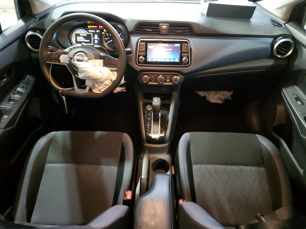 NISSAN VERSA SV